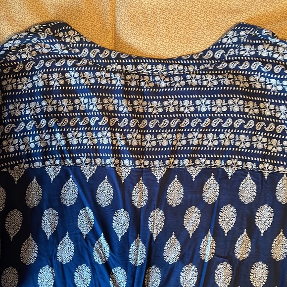 Shirt - Picture 4 of 5